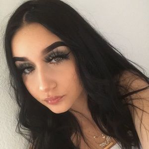 Meet your Posher, Shellsea